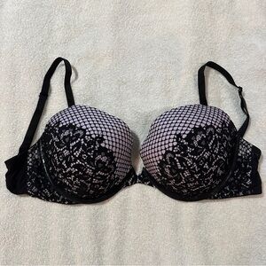 Victoria’s Secret Very Sexy bra, 34DD